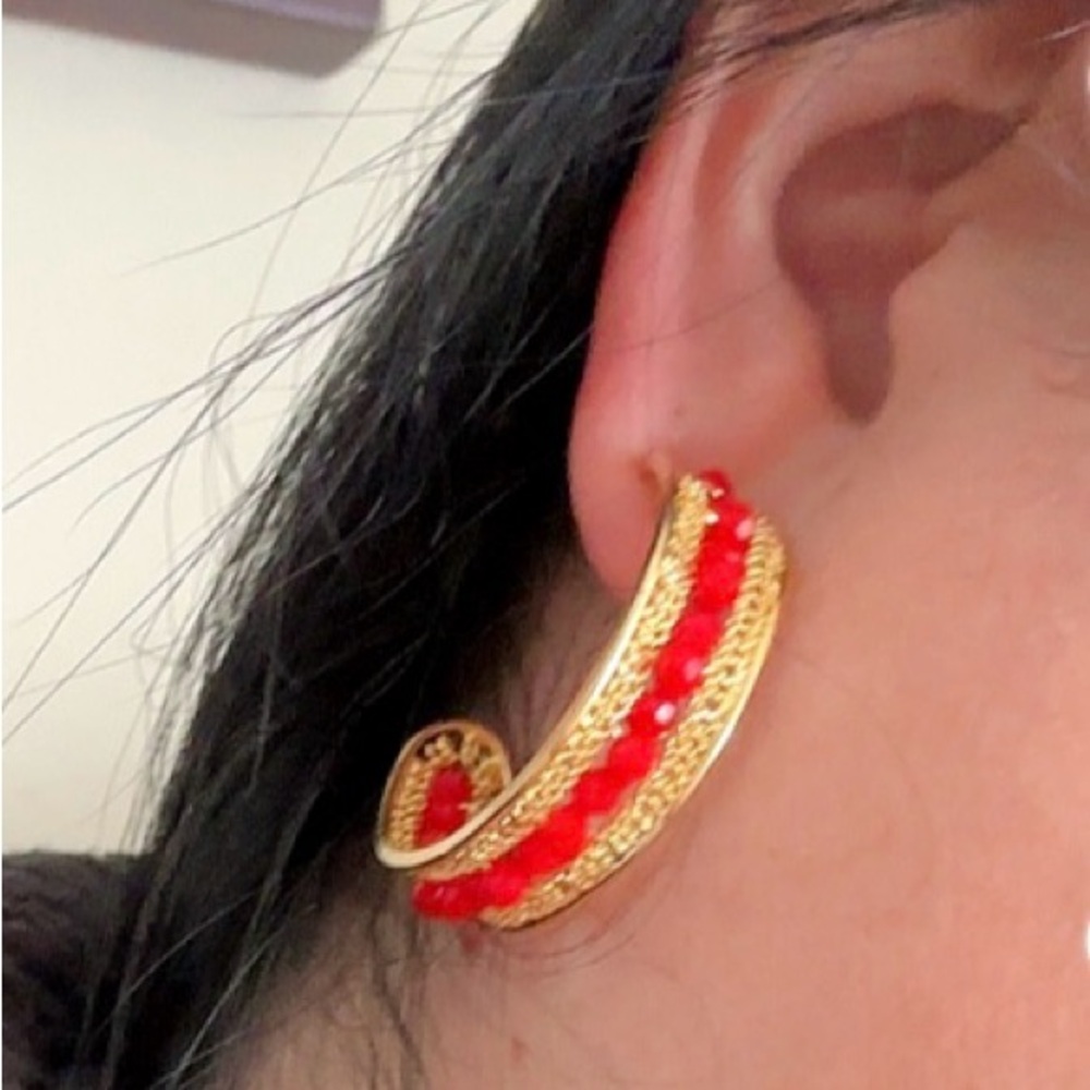 Elegant Gold and Red Ear Cuff
